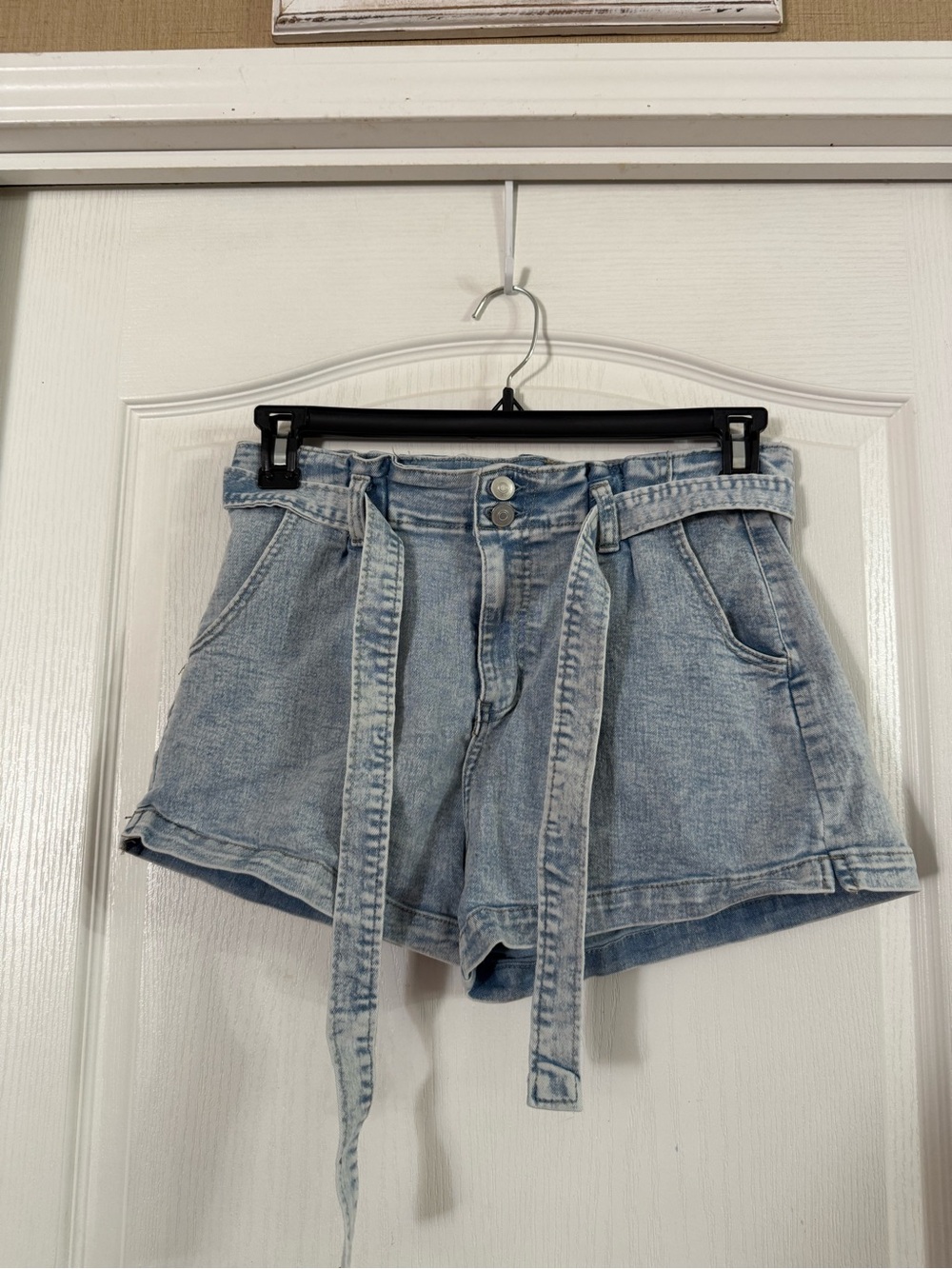 No Boundaries Denim Paper bag Jean Shorts Sz M 7/9. SP-59